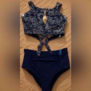 NWT CUPSHE Women’s M criss-cross paisley blue halter top w/high waisted bottoms